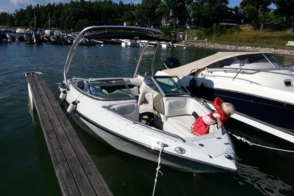 Hyra båt Motorbåt Crownline 21SS Gustavsberg