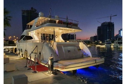 Noleggio Yacht Luxury Yacht Luxury Yacht 90FT Dubai