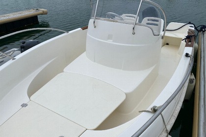 Location Bateau à moteur JEANNEAU Cap Camarat 545 Morgat