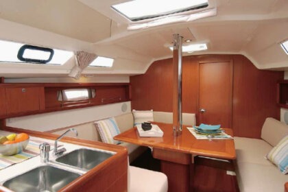 Ενοικίαση Ιστιοπλοϊκό σκάφος Beneteau Oceanis 34 Νέα Πέραμος