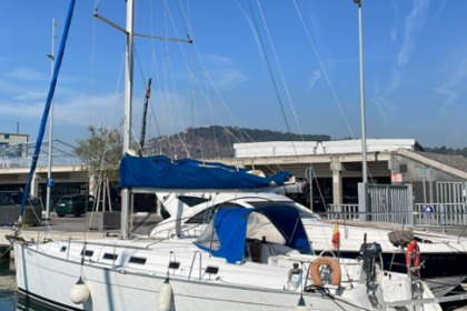 Hire Sailboat Beneteau Cyclades 43.4 Barcelona