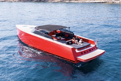 Charter Motorboat Vandutch Marine VANDUTCH 55 Golfe Juan