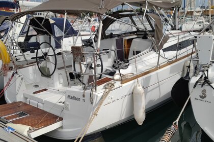 Miete Segelboot Jeanneau Sun Odyssey 349 - 3 cab. Toulon