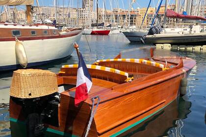Hire Motorboat COMARBEL Gentleman's runabout Marseille
