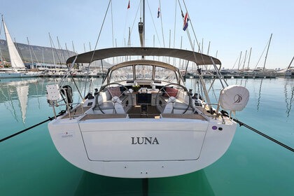 Charter Sailboat HANSE 415 Kaštela