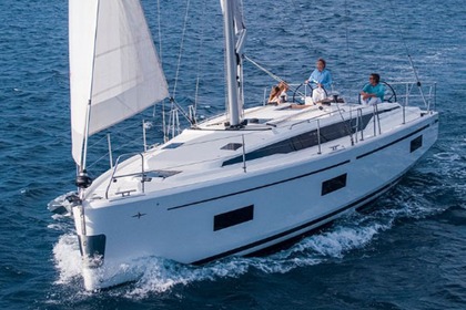 Hire Sailboat  Bavaria C42 Kiato