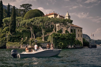 Noleggio Barca a motore Clear Liner Libra 23 Dongo