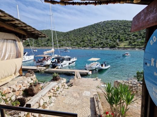 Zara Motorboat  Merry Fisher 1095 alt tag text