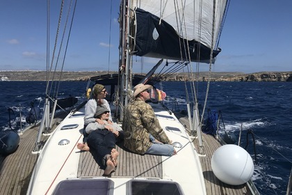 Noleggio Barca a vela Jeanneau Sun Odyssey 52 Sliema