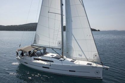 Чартер Парусная яхта Dufour Yachts Dufour 460 GL - 5 cab. Превеза