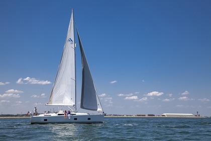 Hire Sailboat Hanse Hanse 418 Hamble-le-Rice