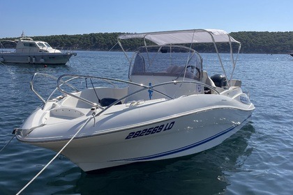 Miete Motorboot Quicksilver 555 commander Rab