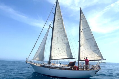 Verhuur Zeilboot Cheoy Lee Clipper 42 Golfe Juan