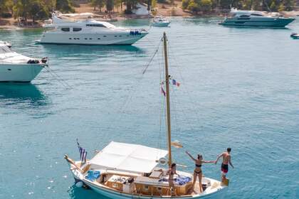 Charter Sailboat Traditional wooden boat Trehandiri Spetses