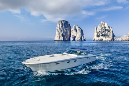 Rental Motorboat Itama 38 Capri