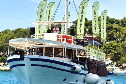 Location Goélette Wooden boat Motonave Hvar