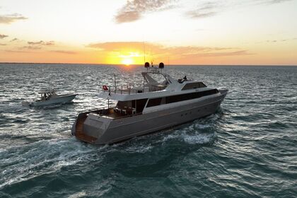 Hire Motor yacht Heesen 115 Cancún