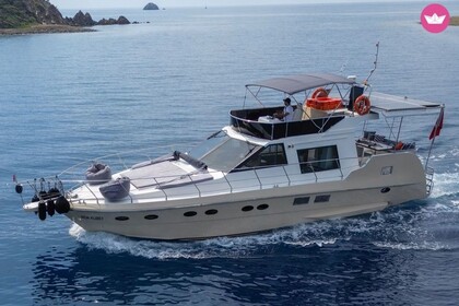 Noleggio Yacht Custom built Motor yacht Flybridge Göcek