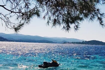 Hire Jet ski Yamaha VX110 Lumbarda