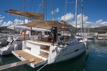 Hire Sailboat Dufour Yachts Dufour 520 GL Palma de Mallorca