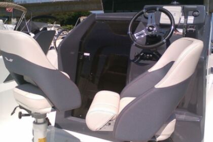 Charter Motorboat Beneteau Flyer 6.6 La Tremblade