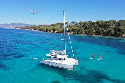 Hire Catamaran NOMAD D-C 36 Mandelieu-La Napoule