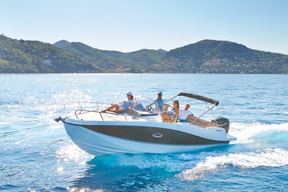 Alquiler Lancha Quicksilver Activ 755 Sundeck Playa de Aro