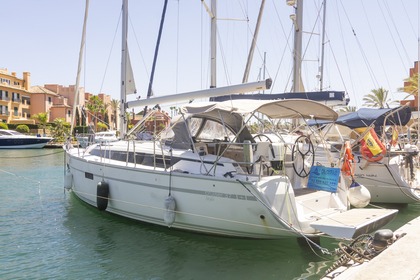 Ενοικίαση Ιστιοπλοϊκό σκάφος Bavaria 37 CRUISER STYLE Sotogrande