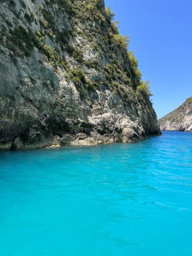 Zaquintos Motorboat Coronet Day cruise 24 alt tag text