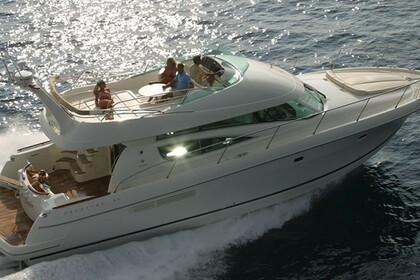 Charter Motorboat Jeanneau Prestige 46 Fly Portofino