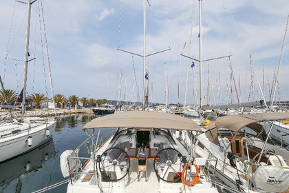 Hire Sailboat Jeanneau Sun Odyssey 349 Marina Hramina
