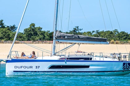 Noleggio Barca a vela Dufour Yachts Dufour 37 - 3 cab. La Rochelle