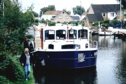 Rental Houseboats Custom made Fribo 1500 Deluxe Koudum