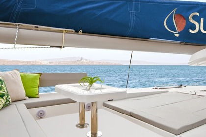 Hire Catamaran  Sunsail 454L Road Town