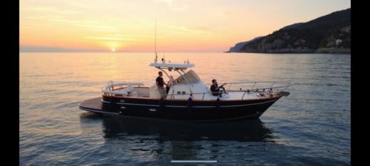 Motorboat Venere Venere 28 flash Plattegrond van de boot