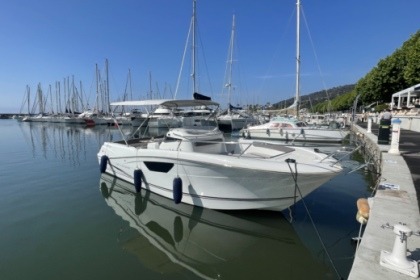 Rental Motorboat Jeanneau Cap Camarat 8.5 Cc Golfe Juan