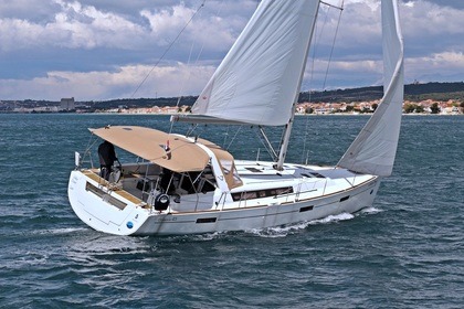 Charter Sailboat BENETEAU OCEANIS 45 Croatia