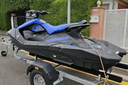 Charter Jet ski Seadoo spark trix 2023 Roses