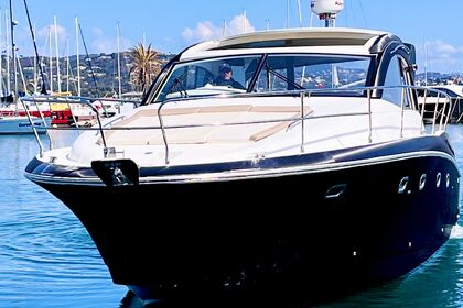 Noleggio Barca a motore Jeanneau Prestige 440 S Saint-Tropez