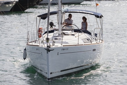 Rental Sailboat Beneteau Oceanis 37 Mahón