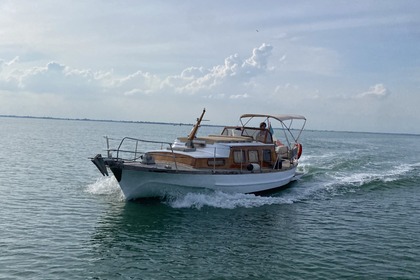 Charter Motorboat flashwood gozzo dolcevita Lignano Sabbiadoro