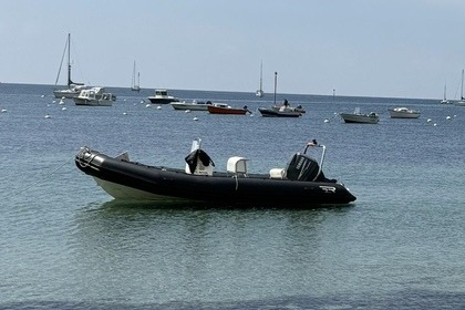 Charter Motorboat BOMBARD EXPLORER 5,8 Lorient