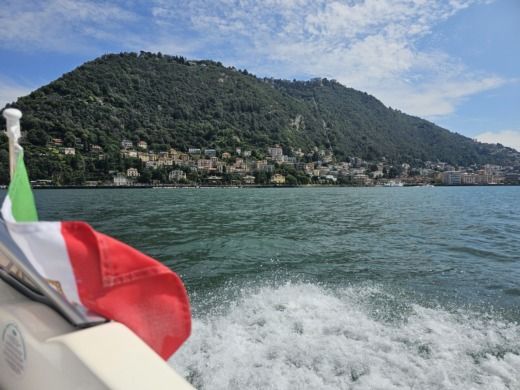 Lake Como Motorboat Cranchi Turchese 24 alt tag text