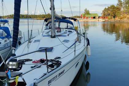 Charter Sailboat Bavaria 42 Cruiser Espoo