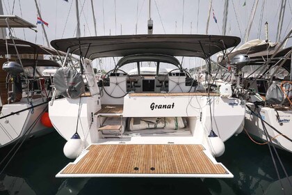 Hyra båt Segelbåt Bavaria Yachtbau Bavaria C50 Holiday - 5 + 1 cab. Trogir