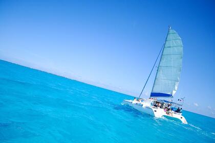 Hire Catamaran Wild Cat 2001 Punta Sam