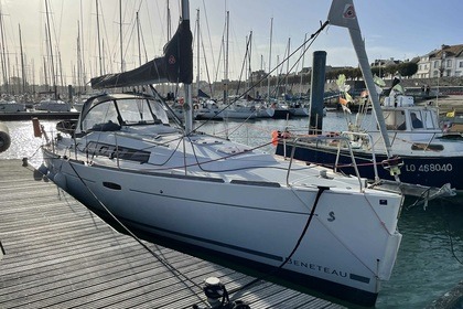 Rental Sailboat Beneteau Oceanis 34 La Trinité-sur-Mer