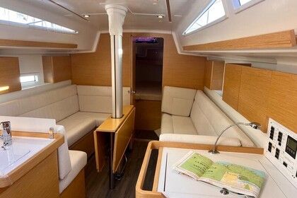 Alquiler Velero Elan E4 Vigo