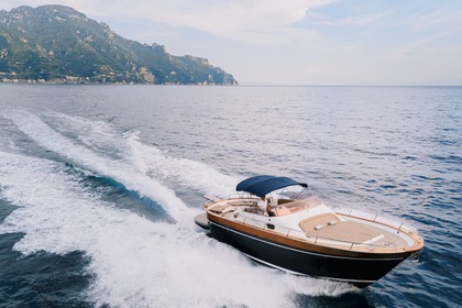 Noleggio Barca a motore Apreamare Gozzo 38 Refitting 2024 Amalfi