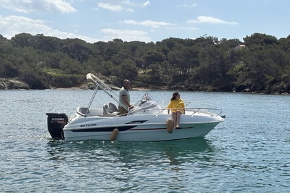 Hire Motorboat Beneteau Flyer 550 sundeck Saint-Mandrier-sur-Mer